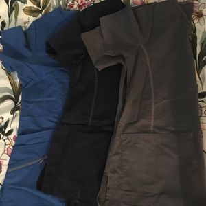 💉Solid scrub top bundle.